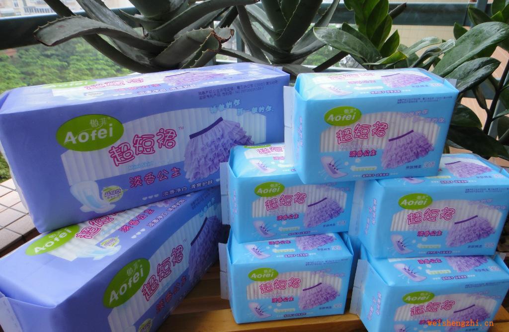 除了abc護(hù)舒寶佳期樂(lè)而雅潔玲，超短裙品牌草本透氣護(hù)理衛(wèi)生巾