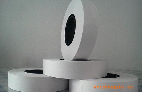 推薦供應(yīng)大量衛(wèi)生紙生活用紙100%木漿盤紙
