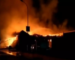 天津玖龍?jiān)蟼}(cāng)庫(kù)“火”了