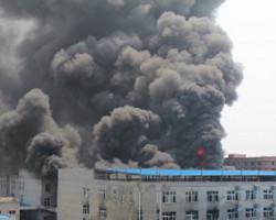 火炎焱！一紙箱廠不到一天內(nèi)連燒兩次！