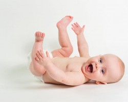 夏天不給寶寶穿紙尿褲穿開襠褲好嗎？