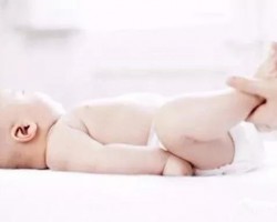 給寶寶換紙尿褲的5個(gè)錯(cuò)誤