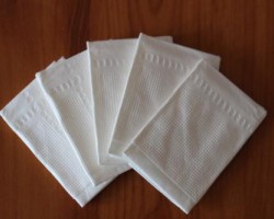 如何去辨別手帕紙的真?zhèn)危? onerror=