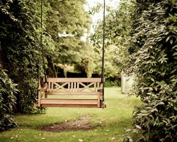 俊富非織造材料有限公司與崇大(香港)實(shí)業(yè)有限公司的戰(zhàn)略合作交易順利完成交割